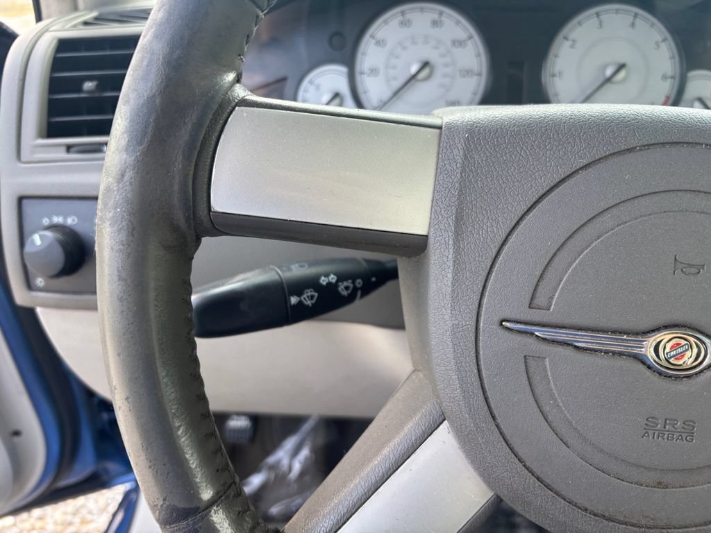 Used 2007 Chrysler 300 Touring RWD image 16