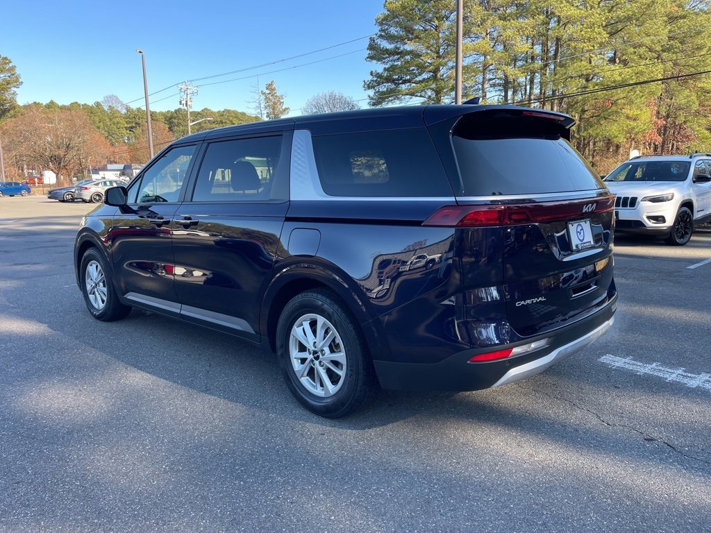 Certified 2023 Kia Carnival LX image 7