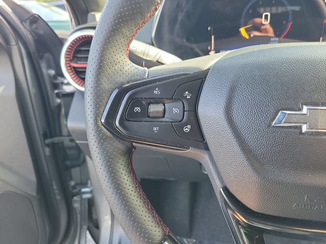 Used 2025 Chevrolet Trax RS w/ Sunroof Package FWD image 21