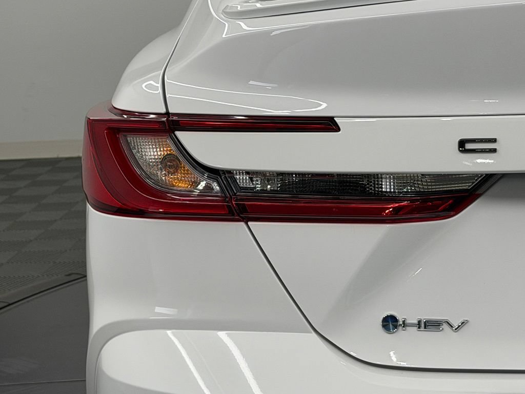 Used 2026 Toyota Camry SE FWD image 13
