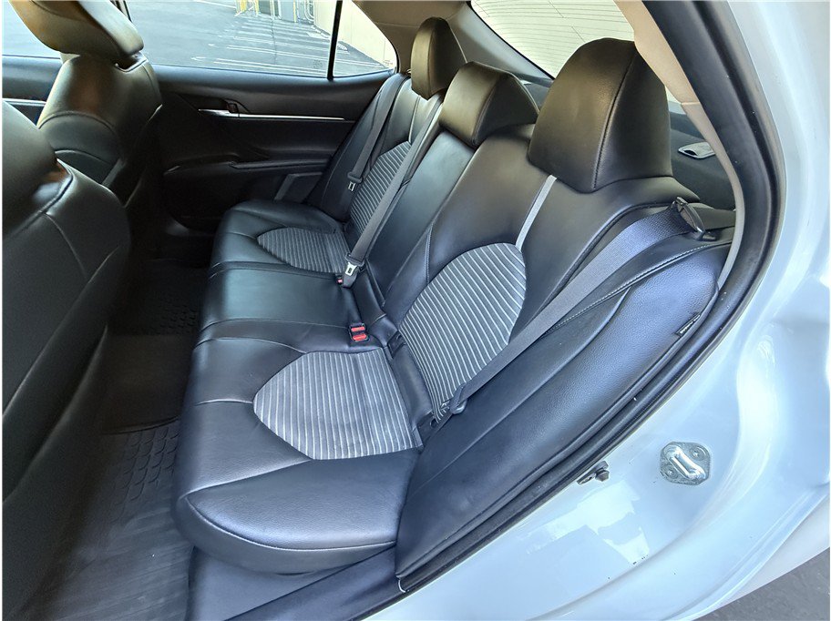 Used 2022 Toyota Camry SE FWD image 13