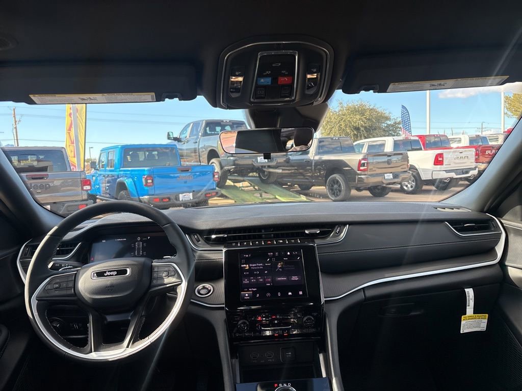 New 2025 Jeep Grand Cherokee Altitude image 39