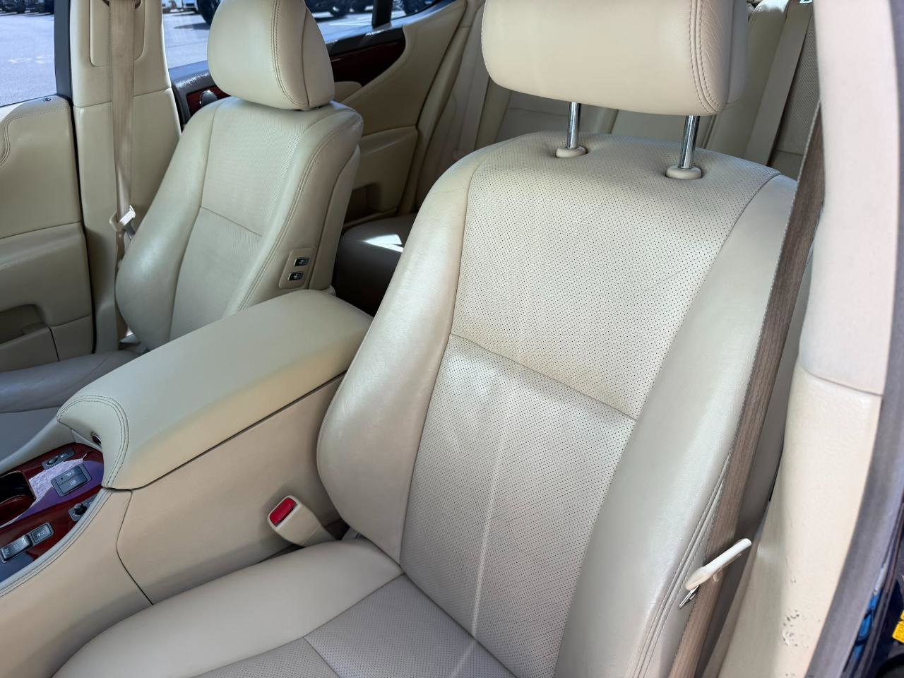 Used 2012 Lexus LS 460 w/ Luxury Value Edition RWD image 22