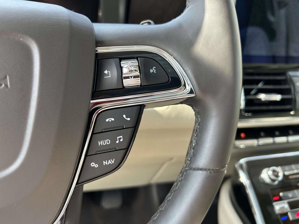 Used 2018 Lincoln Navigator Reserve w/ Technology Package AWD/4WD image 24