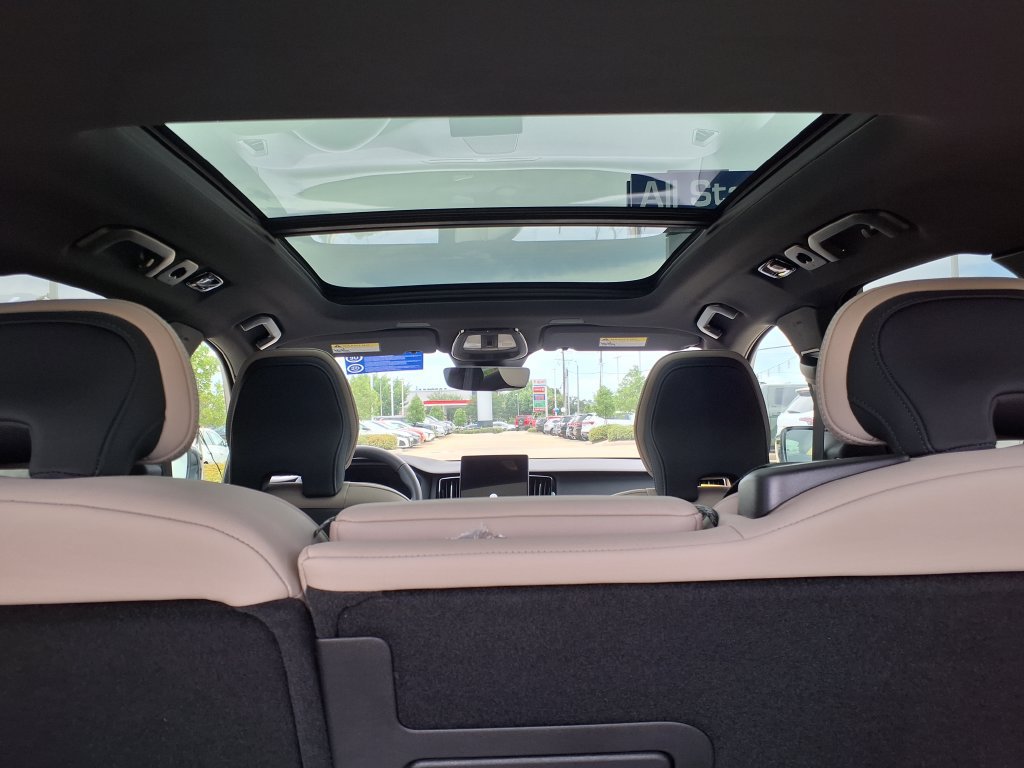 New 2026 Volvo XC60 B5 Plus w/ Protection Package Premier AWD/4WD image 20