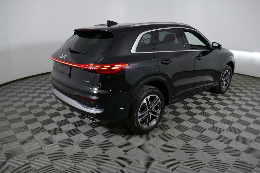 Certified 2025 Audi Q5 Premium w/ Convenience Package AWD/4WD image 3