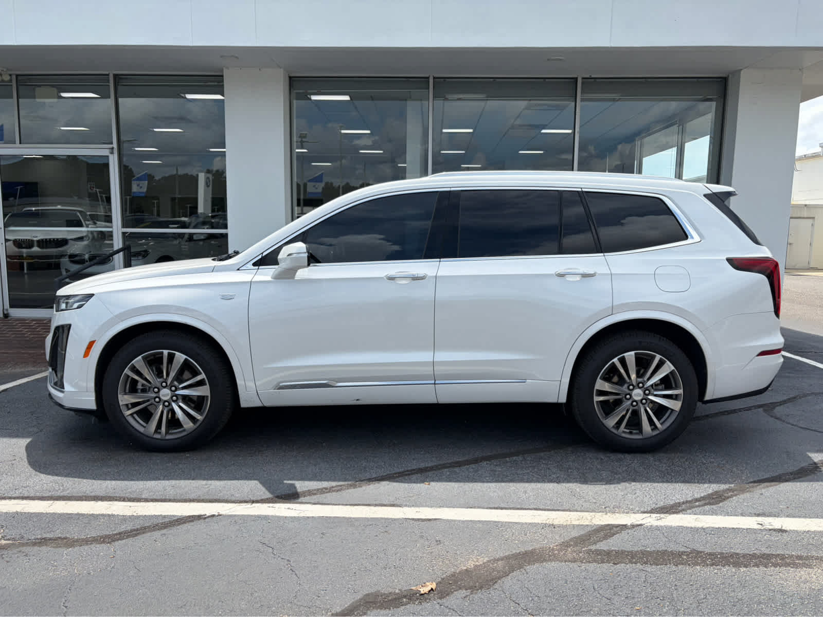 Used 2021 Cadillac XT6 Premium Luxury FWD image 6