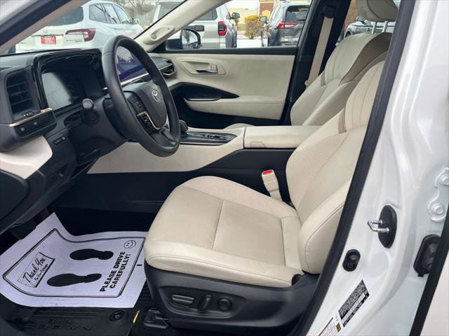 Certified 2023 Toyota Crown Limited image 9