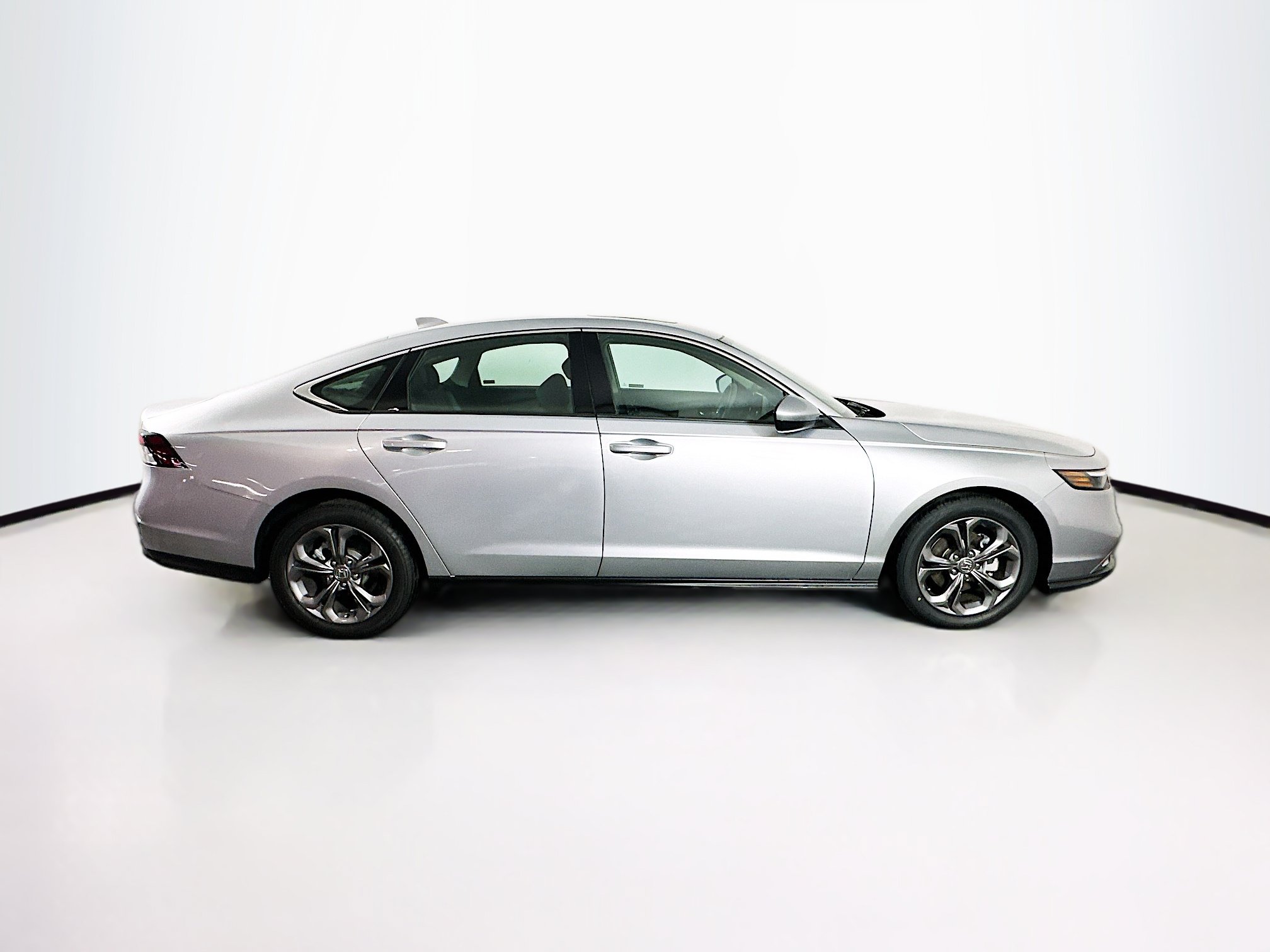 Used 2024 Honda Accord EX image 10