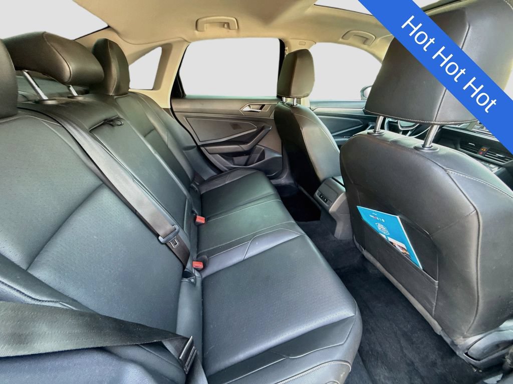Used 2019 Volkswagen Jetta SE w/ Cold Weather Package FWD image 22