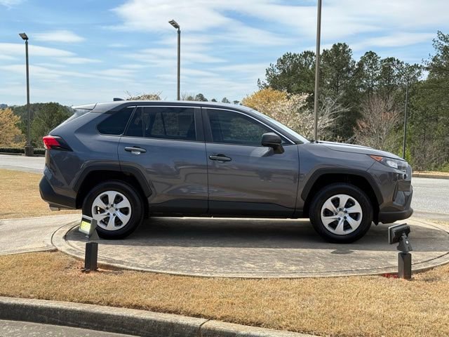 Used 2022 Toyota RAV4 LE image 8