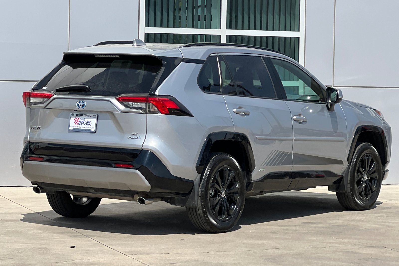 Certified 2022 Toyota RAV4 SE w/ Convenience Package AWD/4WD image 4