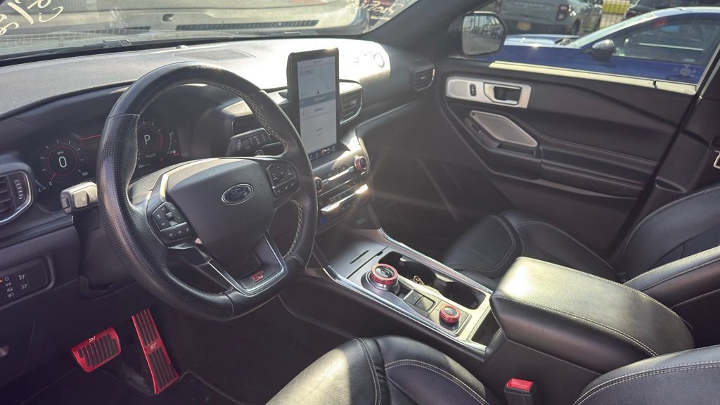 Certified 2020 Ford Explorer ST w/ Premium Technology Package AWD/4WD image 9
