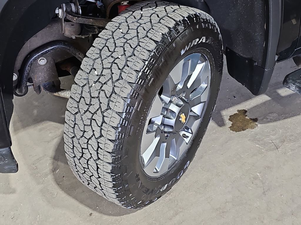 Certified 2024 Chevrolet Silverado 2500 Custom w/ Custom Value Package image 36