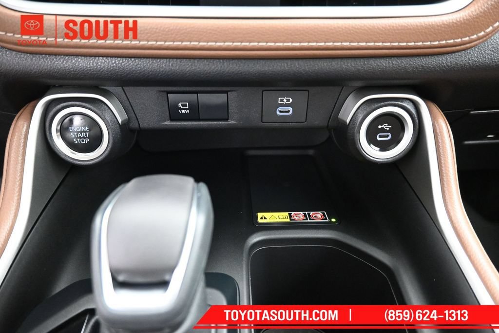 Certified 2025 Toyota Grand Highlander AWD image 19