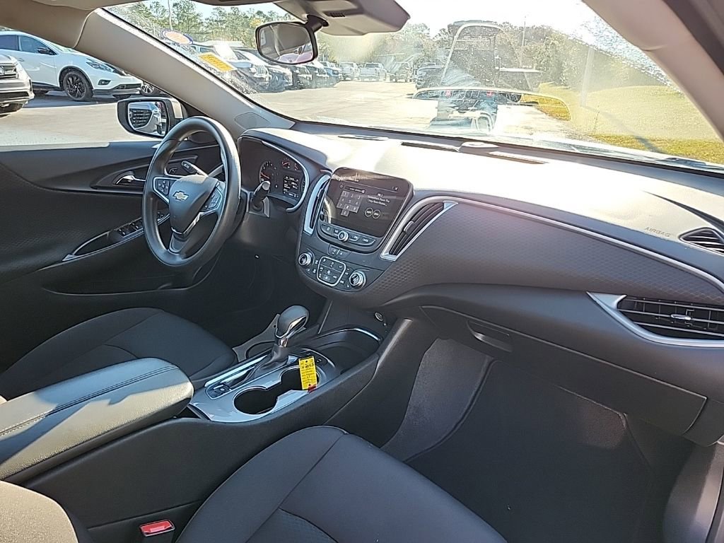 Used 2024 Chevrolet Malibu LT image 14