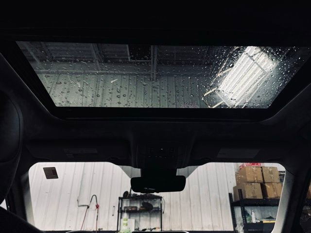 Used 2025 Toyota Highlander XLE image 23