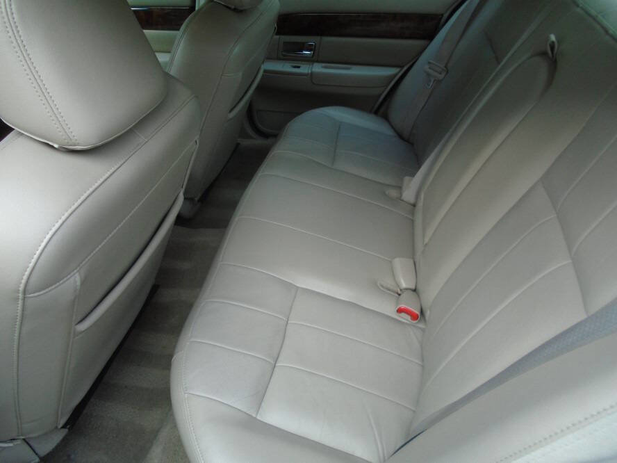 Used 2010 Mercury Grand Marquis LS image 11