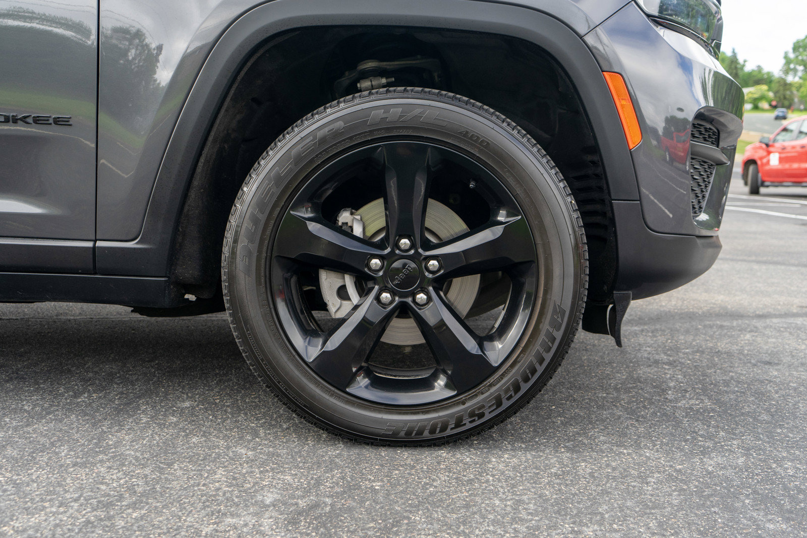 Used 2024 Jeep Grand Cherokee Altitude AWD/4WD image 11
