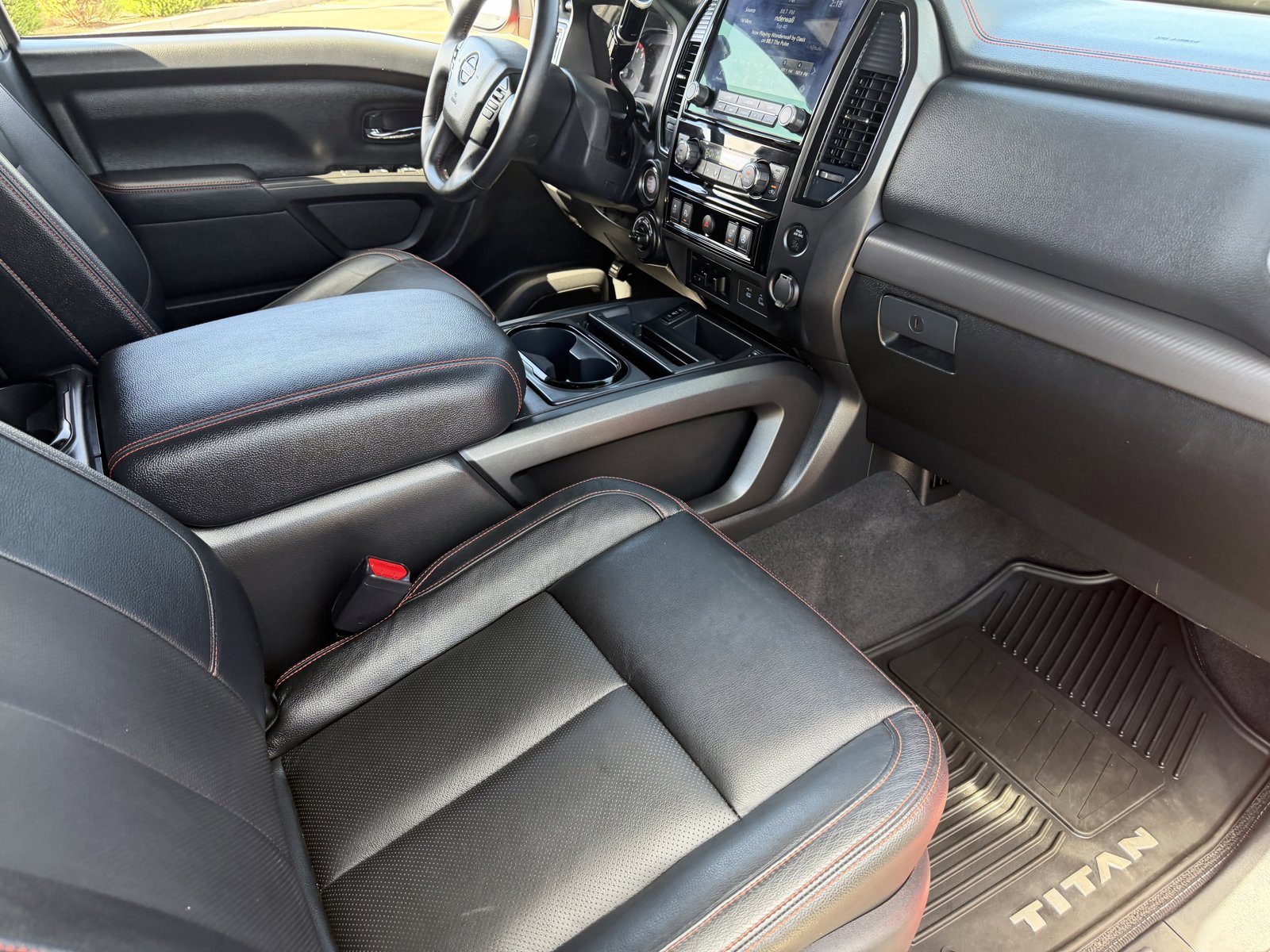Used 2021 Nissan Titan PRO-4X w/ Pro-4x Convenience Package image 12