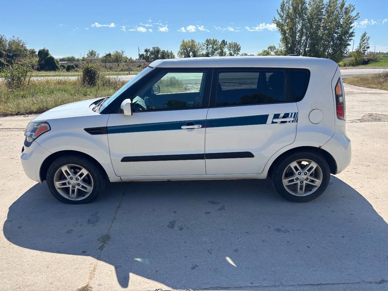 Used 2011 Kia Soul + image 8