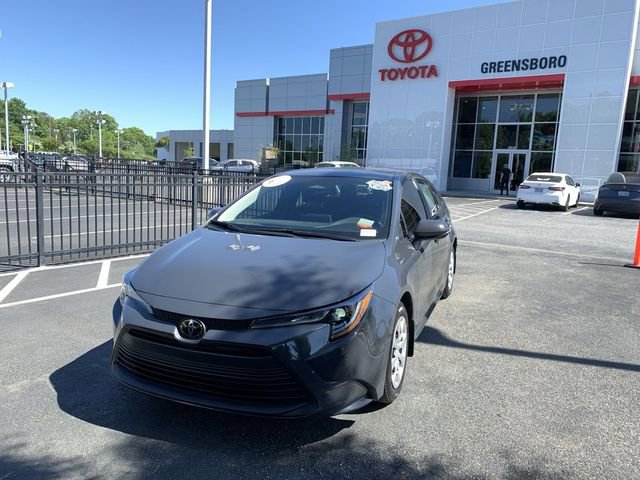 Used 2025 Toyota Corolla LE FWD image 4