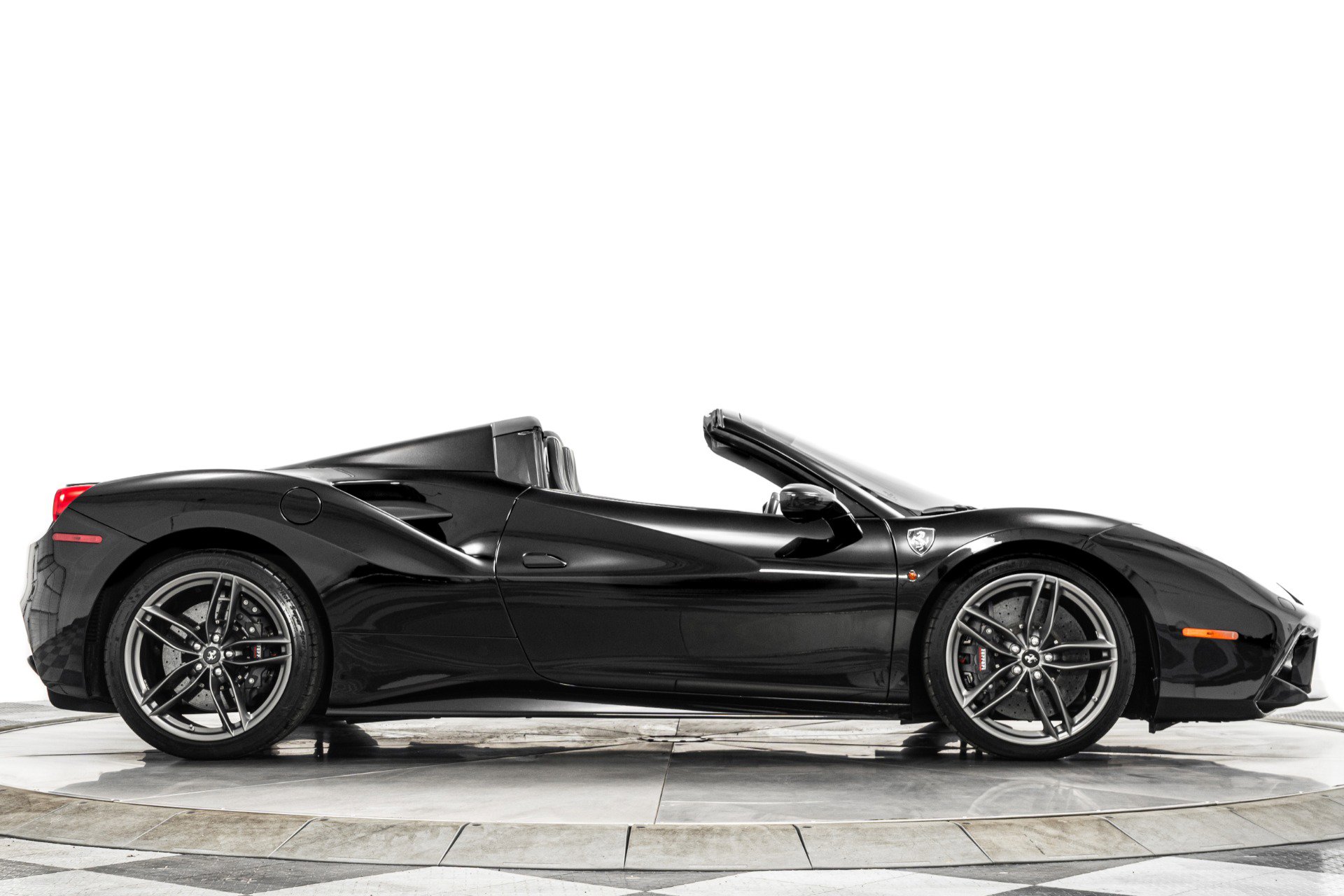Used 2018 Ferrari 488 Spider RWD image 49