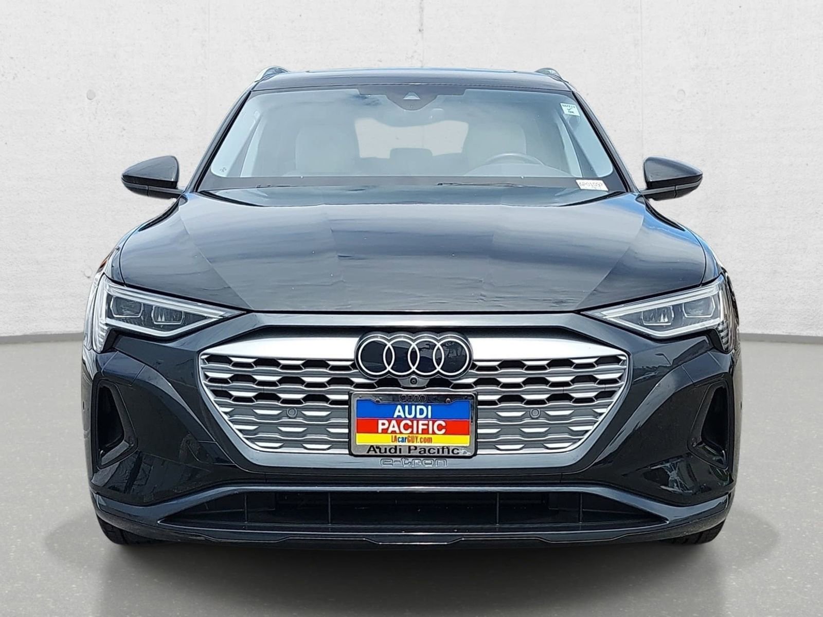 Used 2024 Audi Q8 e-tron Premium Plus w/ Premium Plus Package AWD/4WD image 2