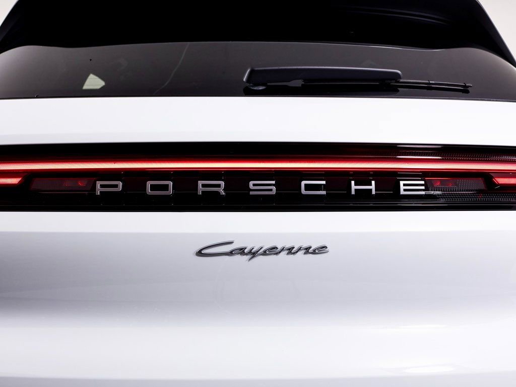 Certified 2025 Porsche Cayenne image 17
