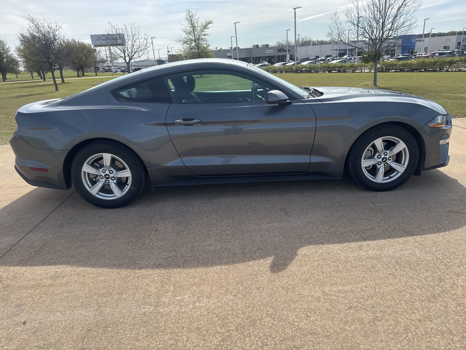 Used 2021 Ford Mustang EcoBoost image 4