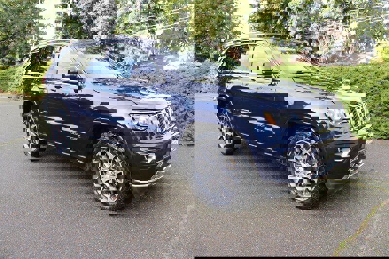 Used 2018 Jeep Grand Cherokee Limited image 2