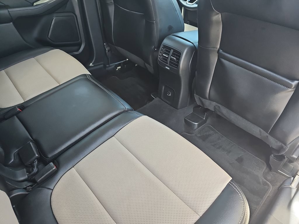 Used 2022 Ford Escape Titanium w/ Titanium Elite Package AWD/4WD image 11