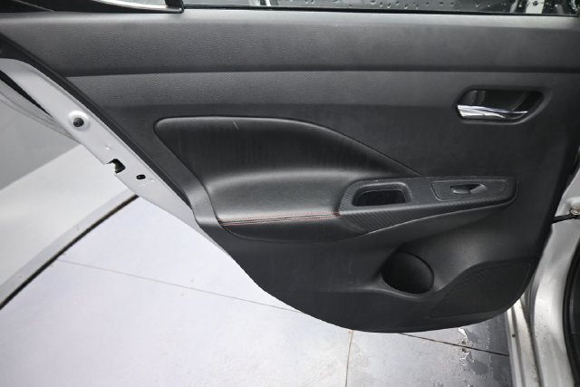 Used 2024 Nissan Versa SR FWD image 18