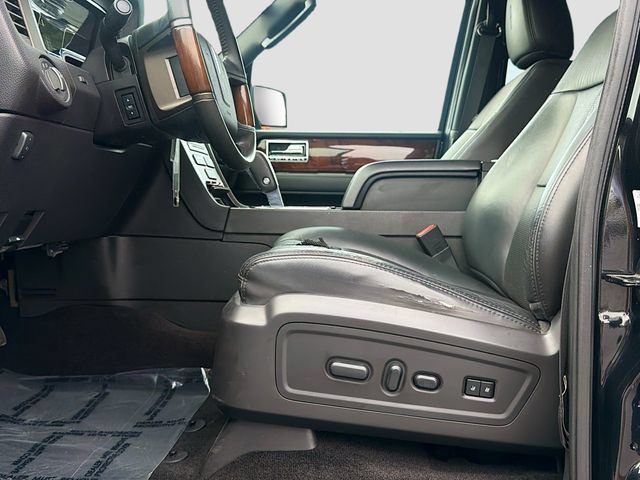 Used 2014 Lincoln Navigator 4WD image 20