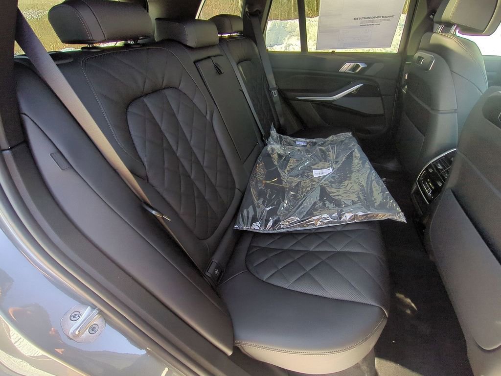 New 2026 BMW X5 M60i w/ Climate Comfort Package image 27