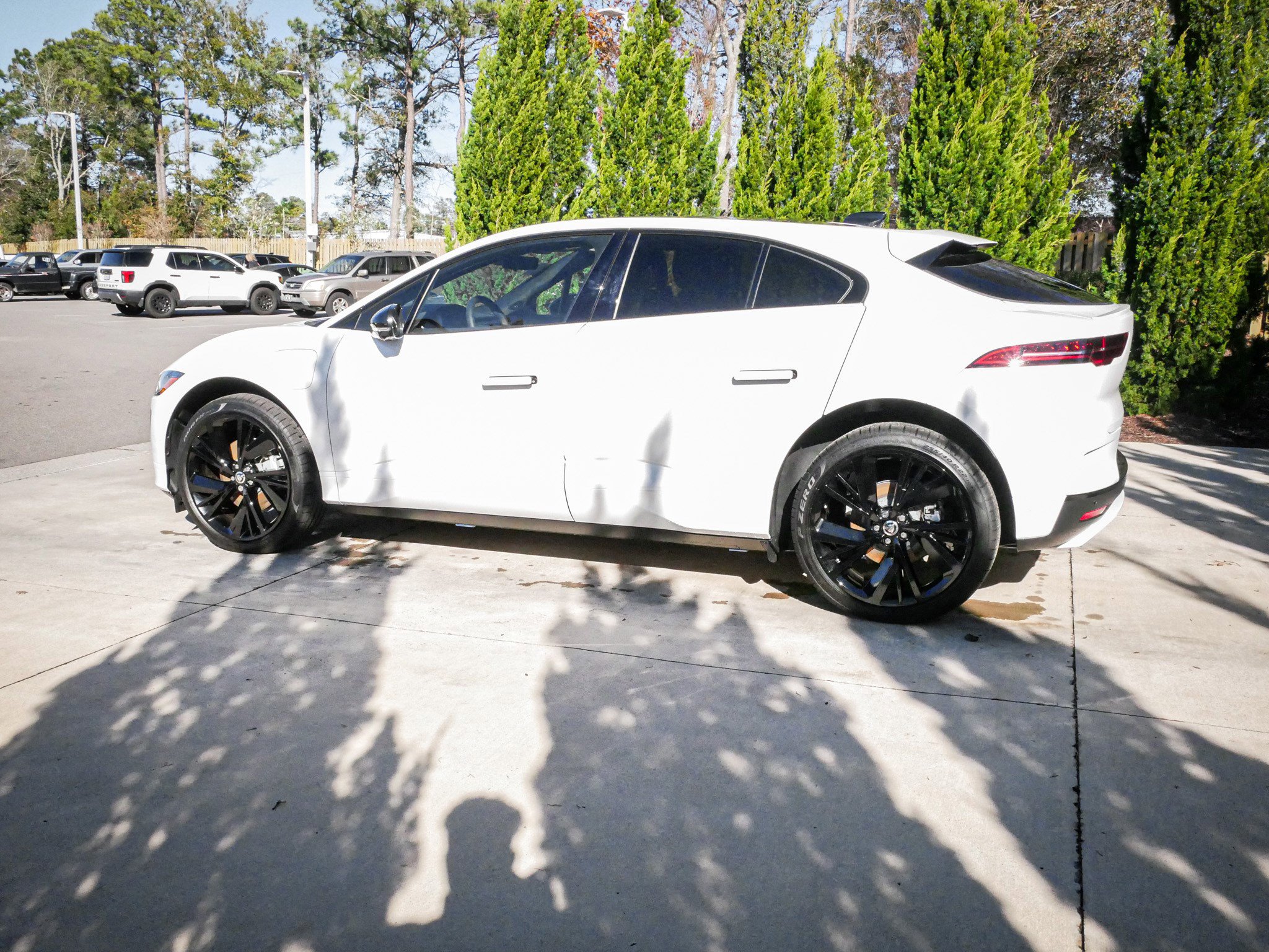 Used 2024 Jaguar I-PACE R-Dynamic HSE AWD/4WD image 7