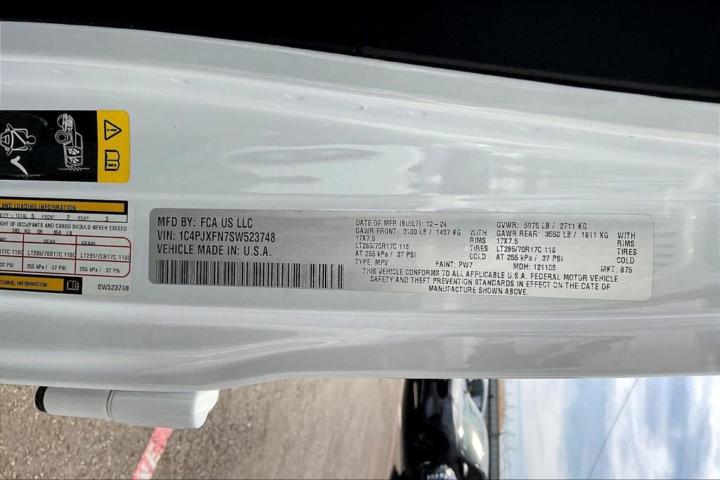 Used 2025 Jeep Wrangler Unlimited Rubicon w/ Convenience Group image 20