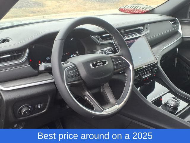 Used 2025 Jeep Grand Cherokee Limited w/ Black Appearance Package RWD image 7