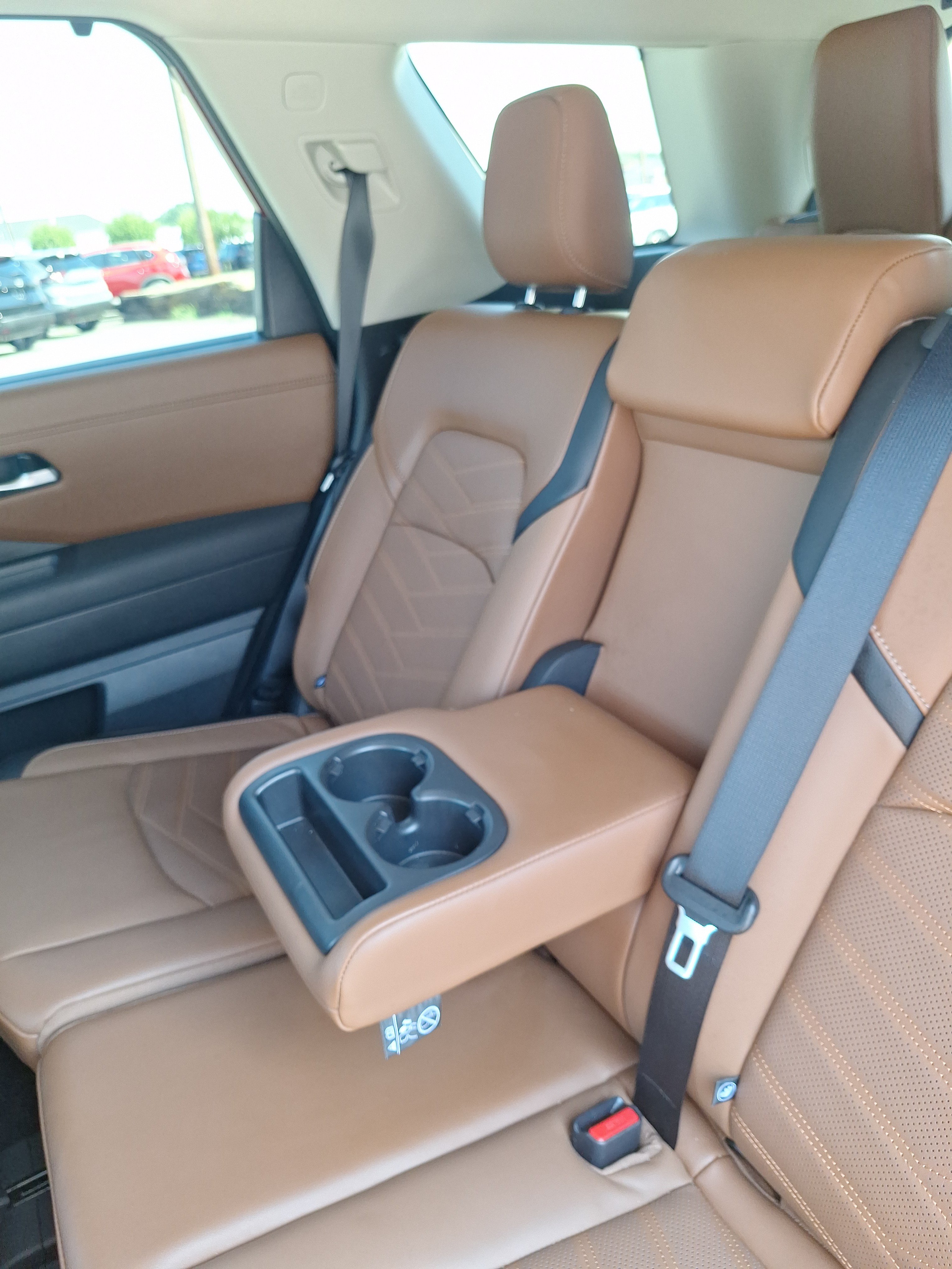 Used 2025 Nissan Pathfinder Platinum w/ Cargo Package FWD image 29