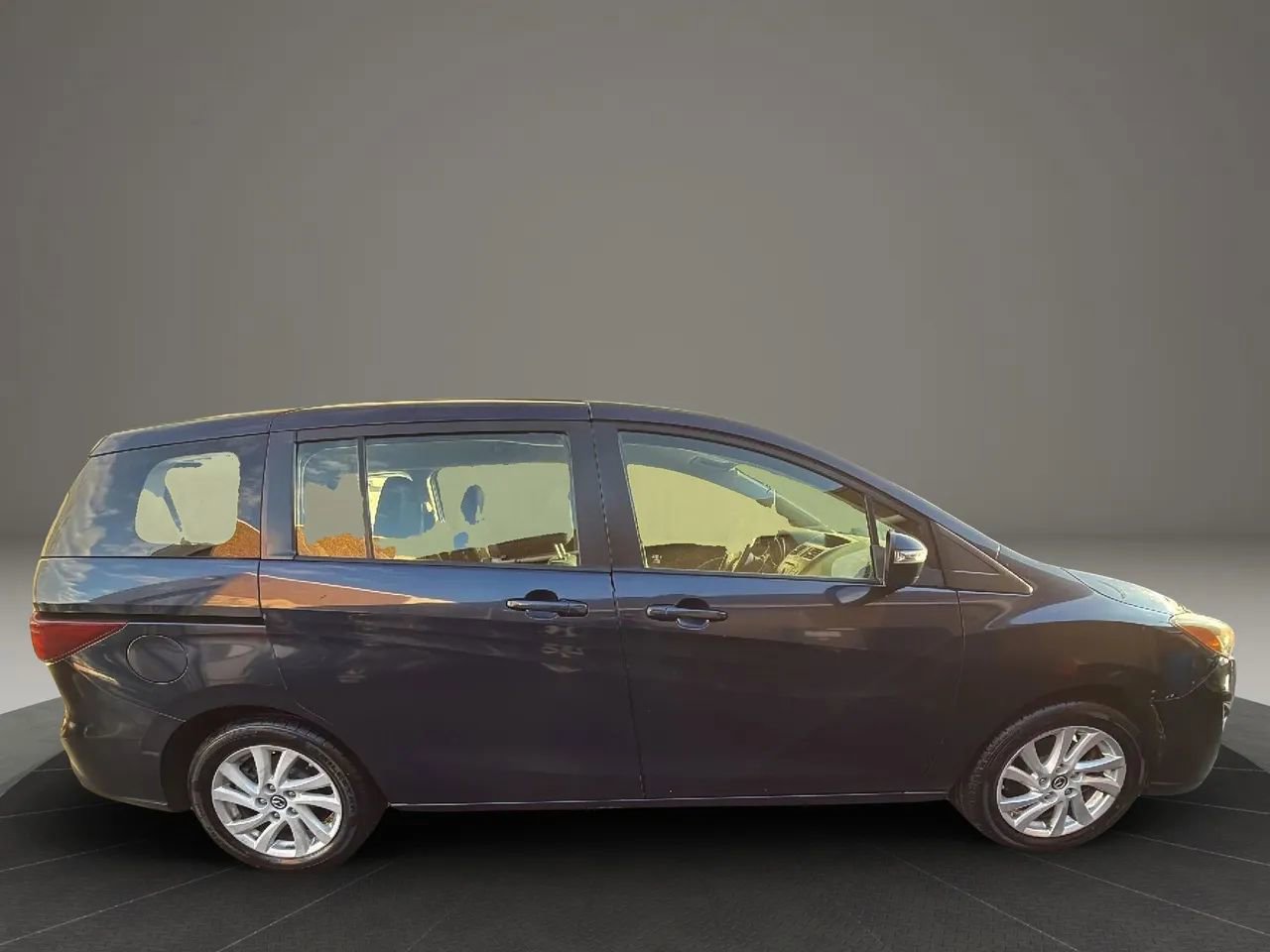 Used 2014 MAZDA MAZDA5 Sport image 4