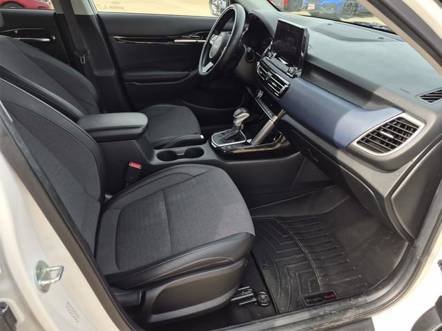 Used 2023 Kia Seltos S w/ Navigation Package image 11
