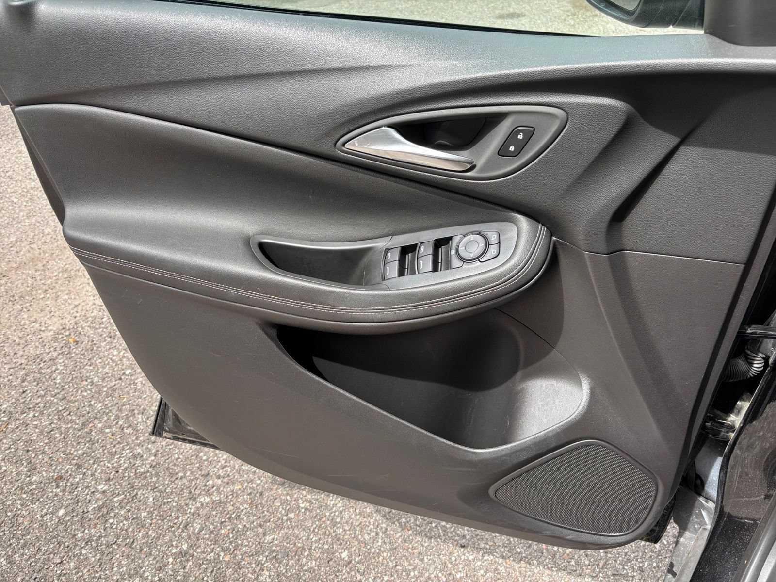 Used 2025 Buick Encore GX Preferred FWD image 18