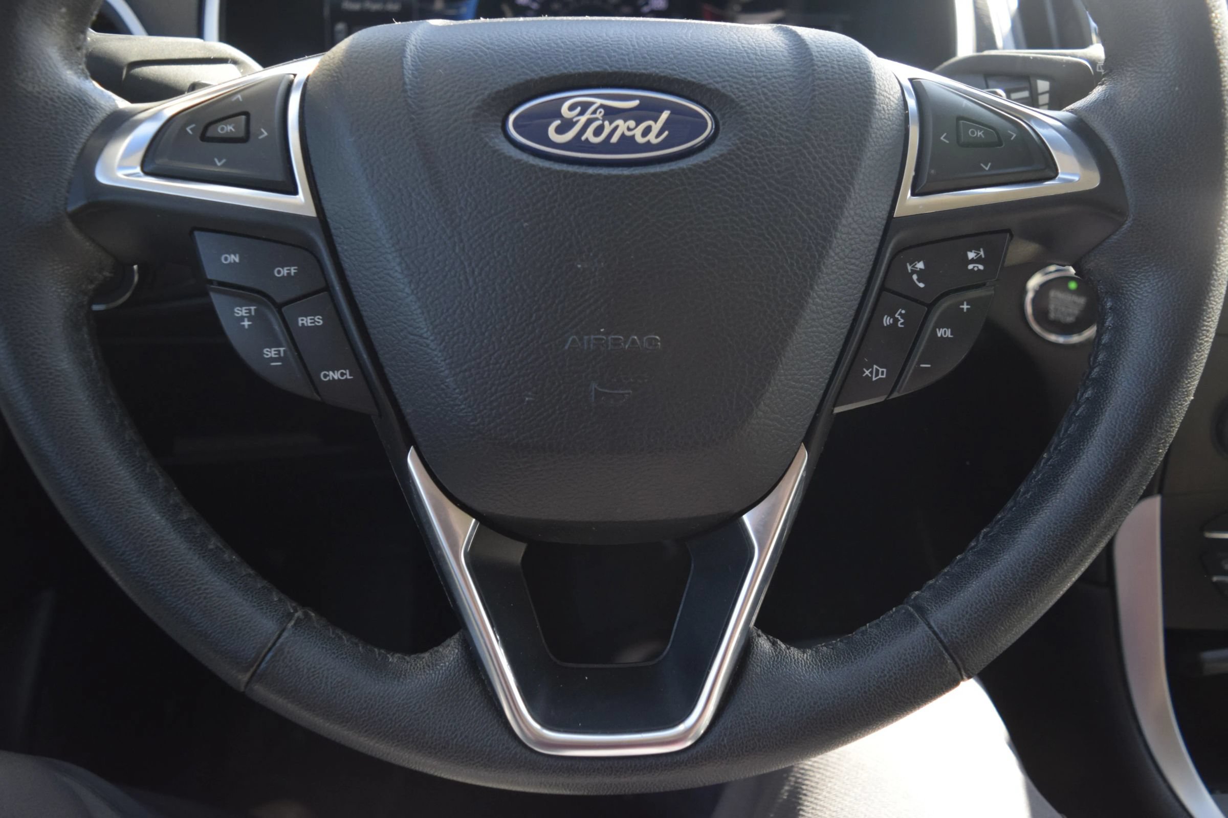 Used 2018 Ford Edge SEL w/ Equipment Group 201A AWD/4WD image 13
