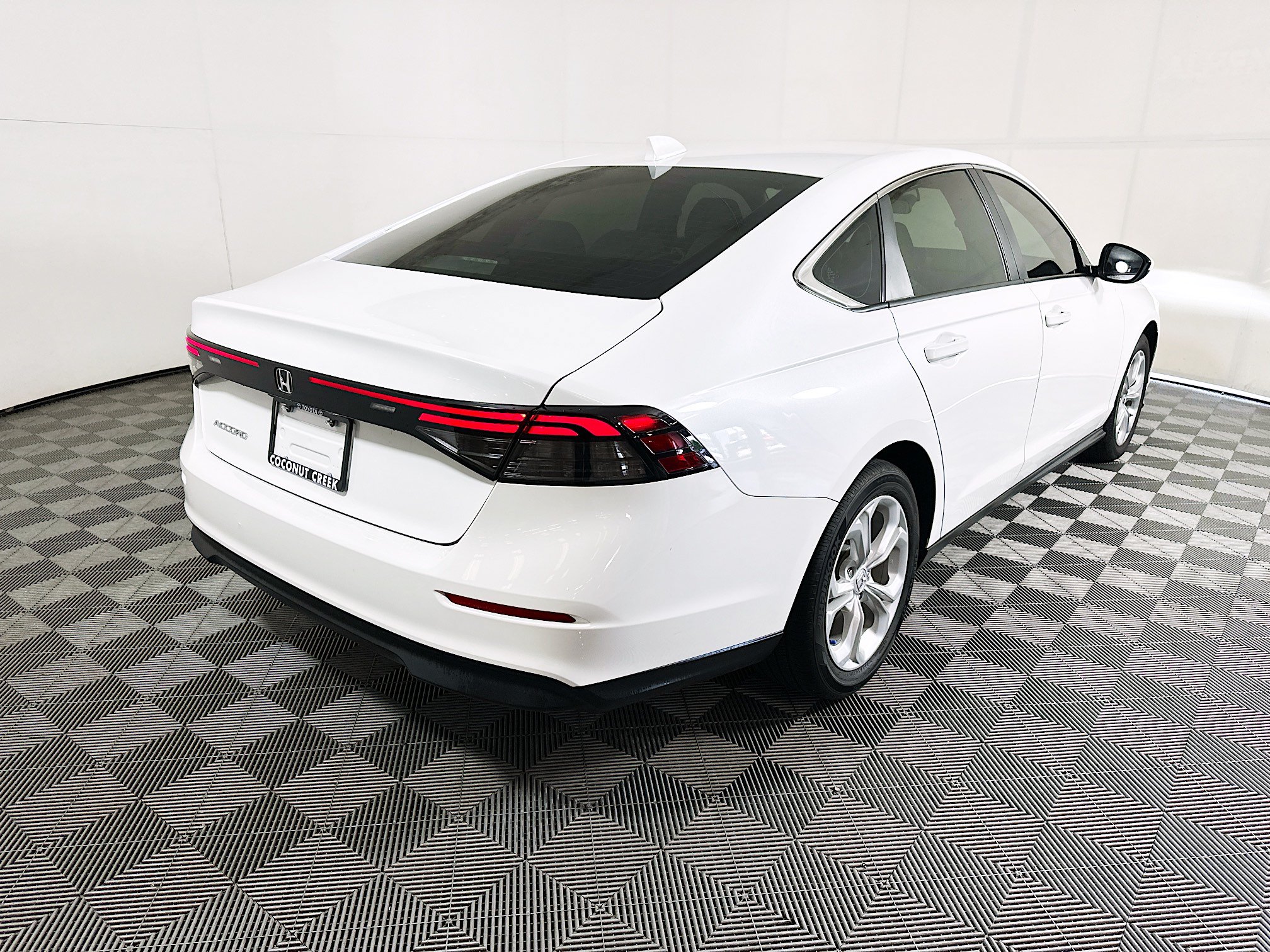 Used 2024 Honda Accord LX image 3