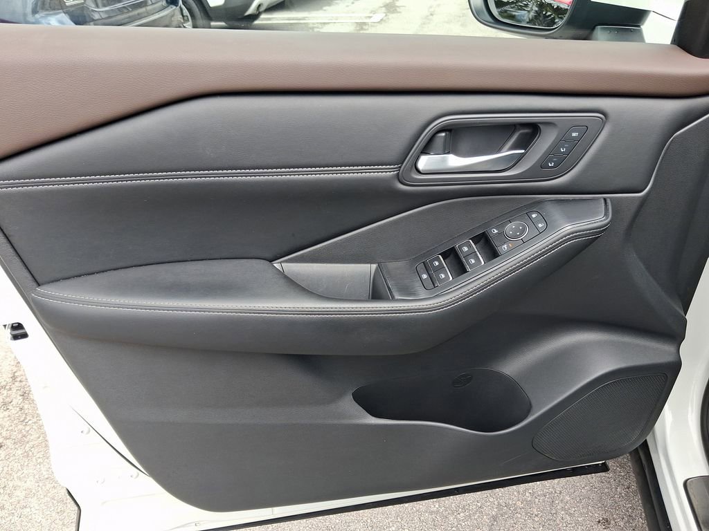 Certified 2023 Nissan Rogue SL w/ SL Premium Package image 16