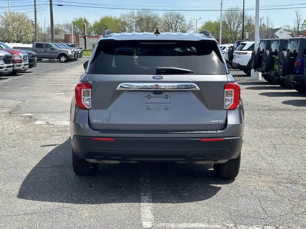 Used 2022 Ford Explorer XLT AWD/4WD image 5