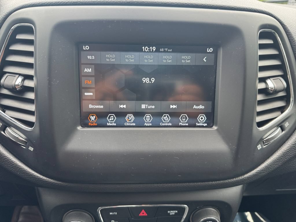Used 2019 Jeep Compass Latitude w/ Cold Weather Group AWD/4WD image 21