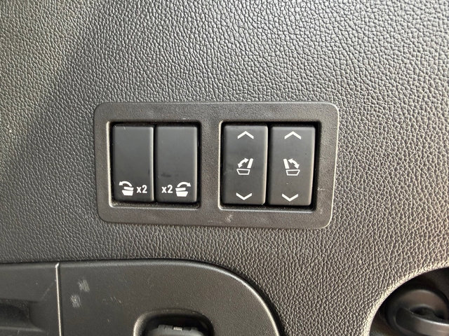 Used 2020 Cadillac Escalade Luxury AWD/4WD image 24