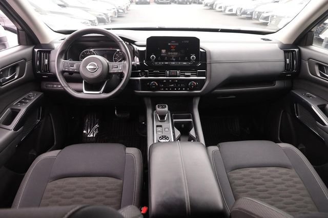 Certified 2025 Nissan Pathfinder SV AWD/4WD image 24