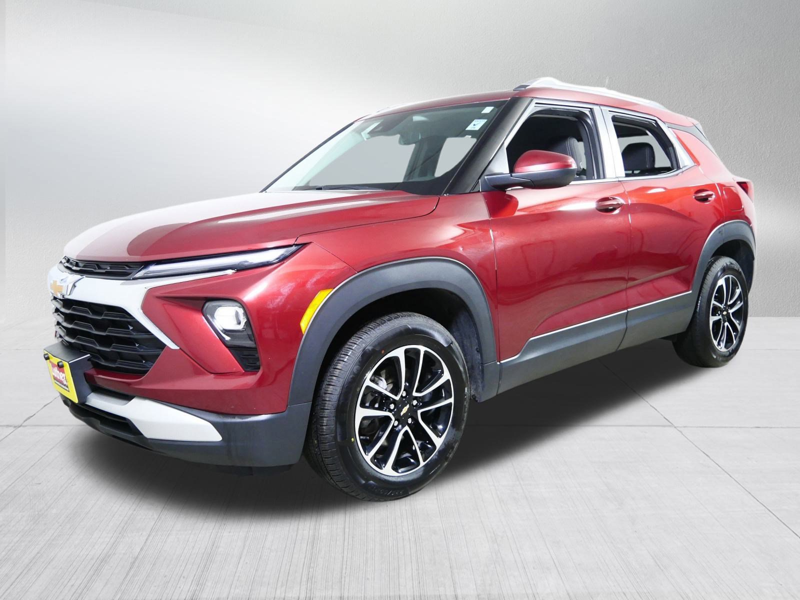 Used 2025 Chevrolet TrailBlazer LT image 3